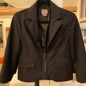 Forever 21 blazer size large. Zip closure